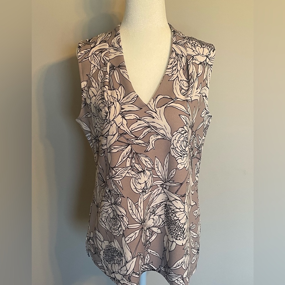 Ann Taylor Taupe Sleeveless V-Neck Floral Print Camisole